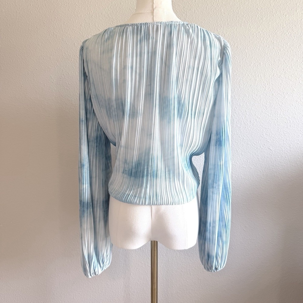 Lucy Paris Blue Tie Dye Plissé Wrap Top Button Front Boho Balloon‎ Sleeve Small - Picture 6 of 8